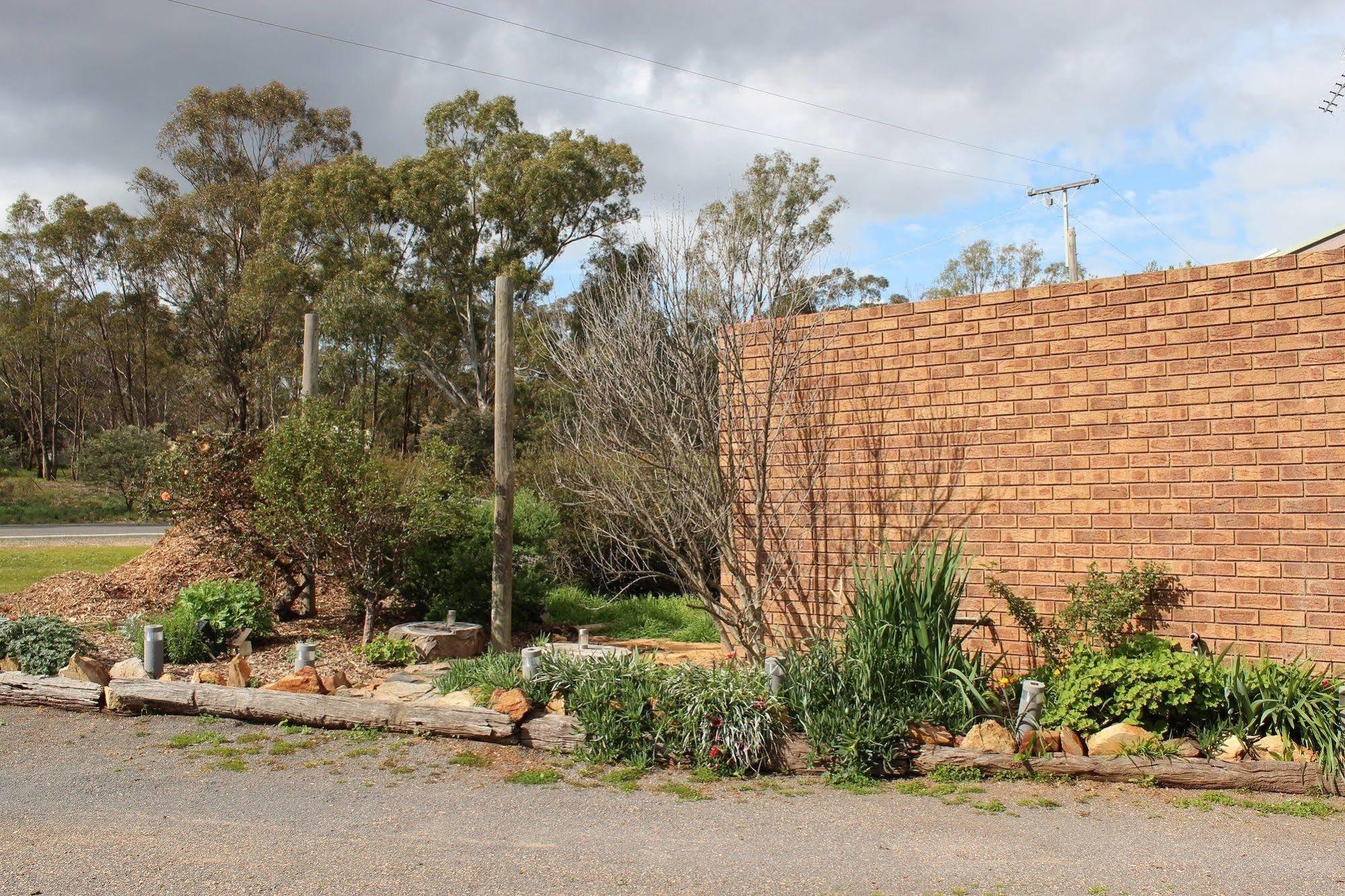 ดูนอลลี โกลเดน ไทรแองเกิล โมเต็ล Dunolly ภายนอก รูปภาพ